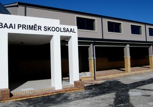 Prag saal ingehuldig